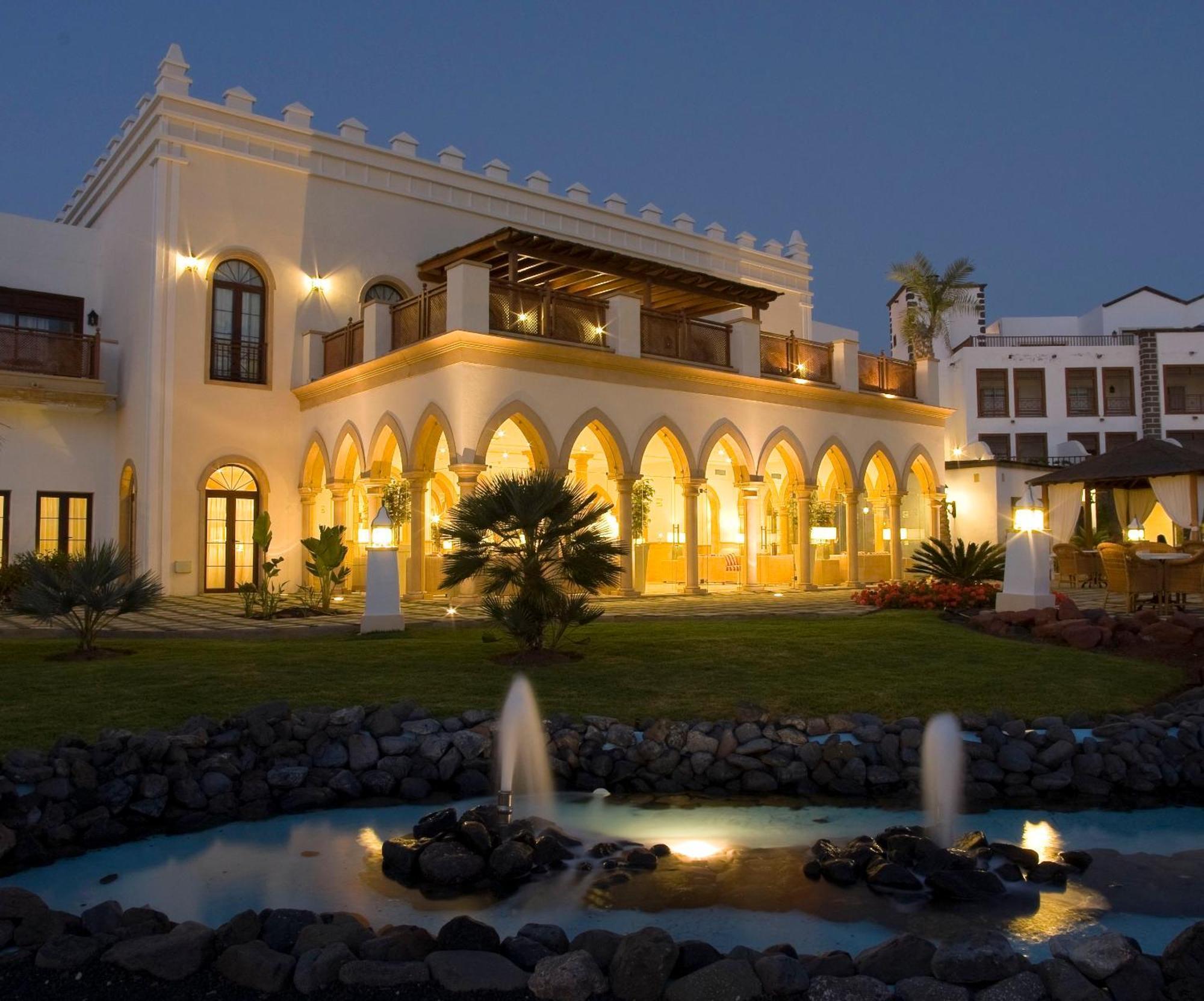 Gran Castillo Tagoro Family & Fun Playa Blanca Playa Blanca  Exterior photo